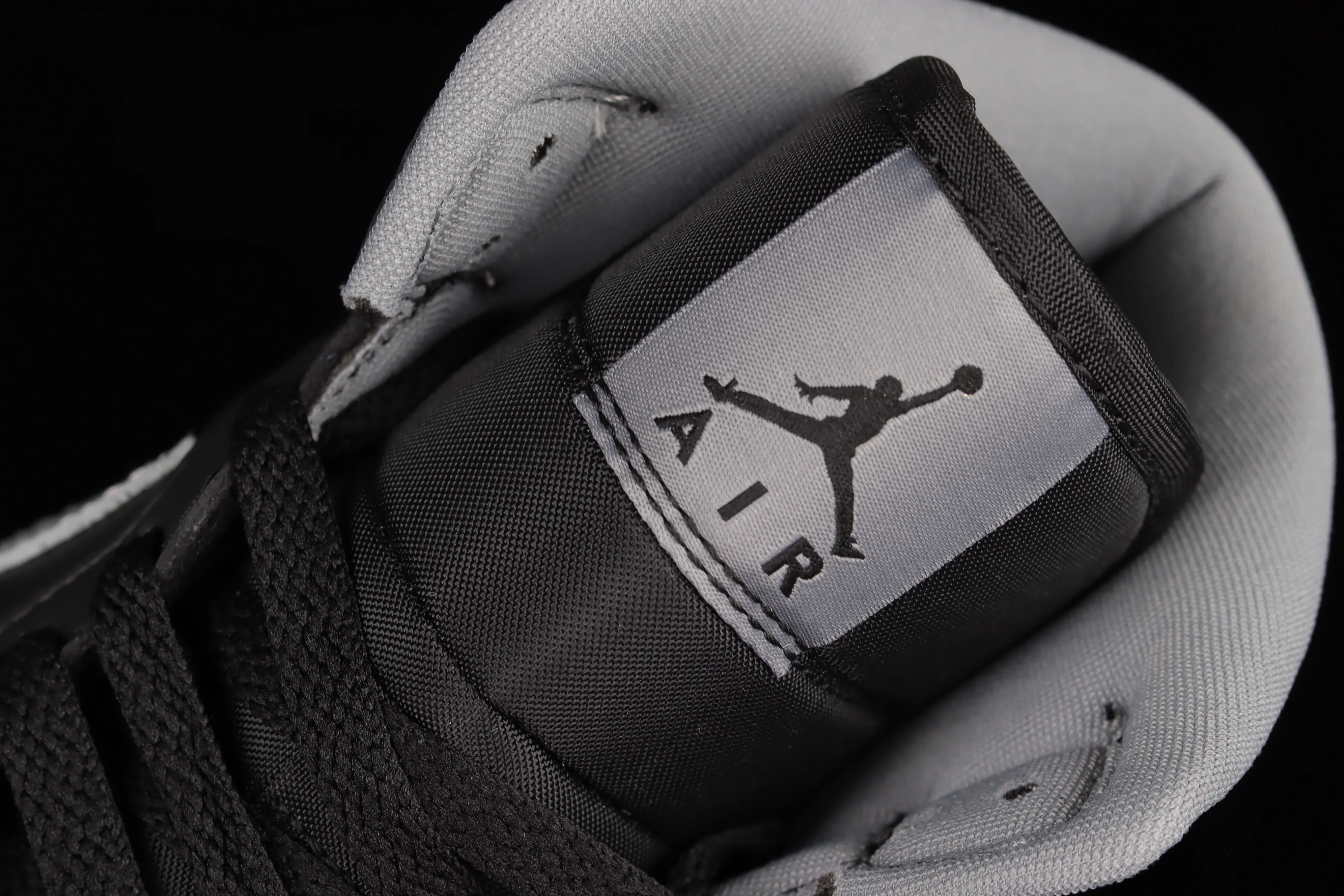 All categories Air Jordan Jordan series basketball shoes Air Jordan 1 Mid G version pure original Air Jordan 1 Mid SE AJ1 Joe 1 small shadow gray mid-top retro basketball shoes BQ6472-007